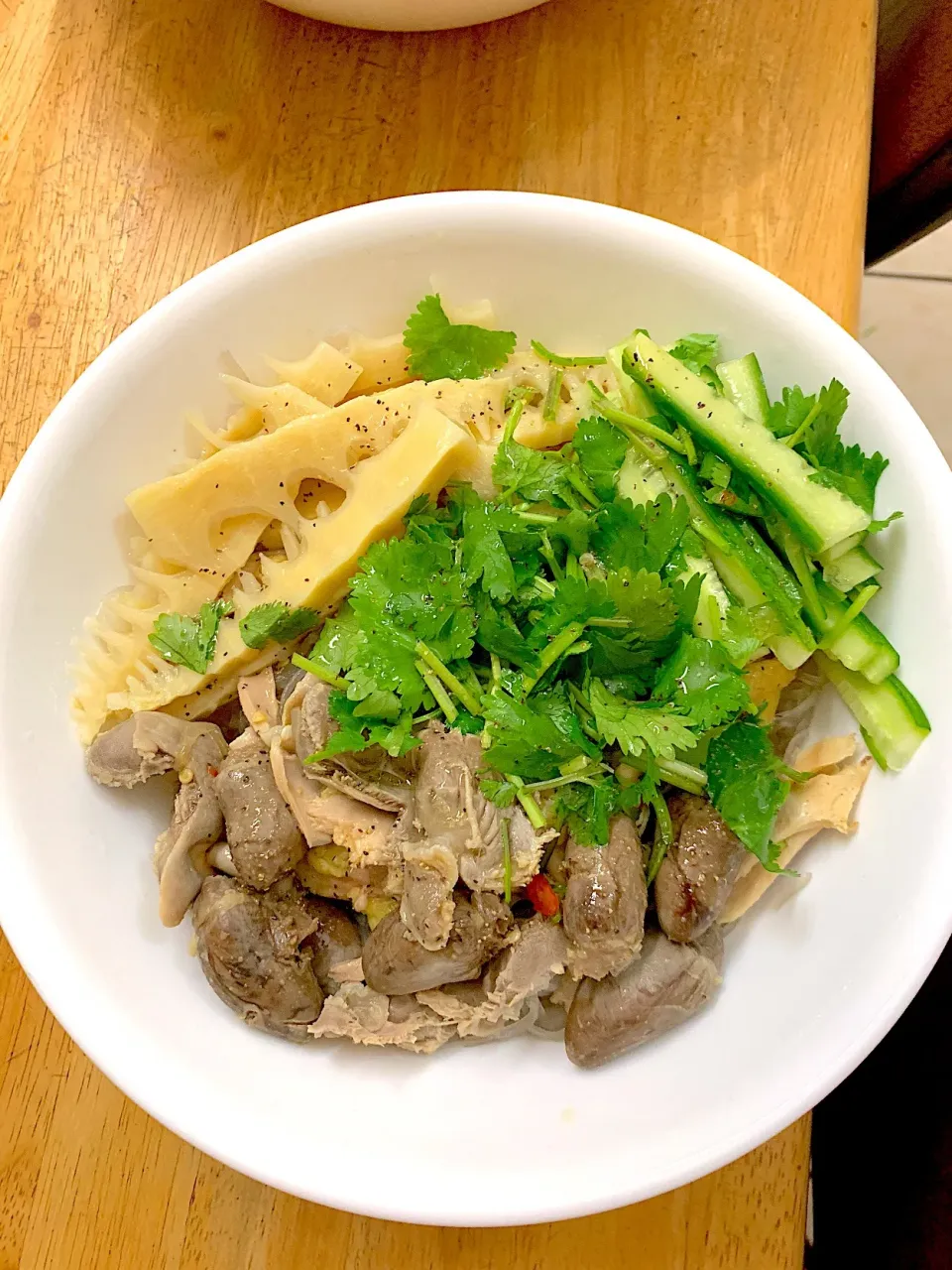 Vermicelli with chicken .....( miến gà và lòng gà trộn )|Mai Vuongさん