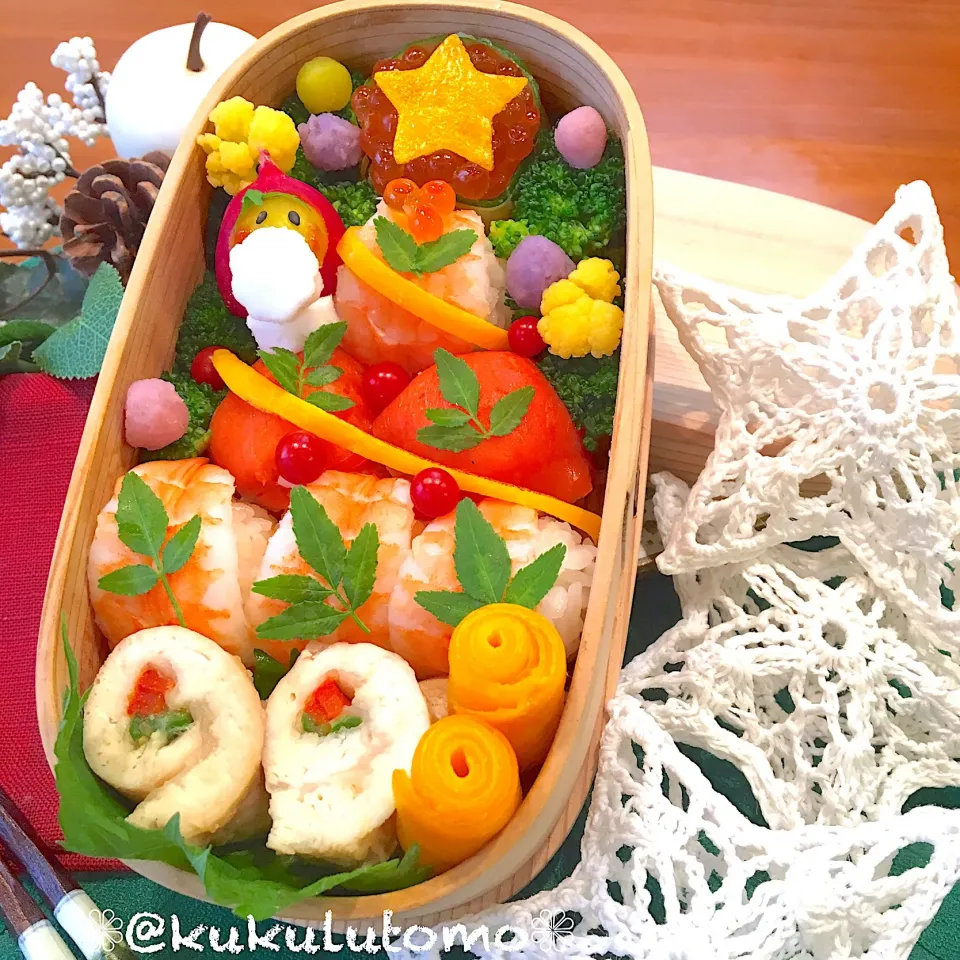 Snapdishの料理写真:❁海鮮手毬寿司ツリー🎄弁当❁|kukulutomo ❁𓎪 ⡱𓎩‎𐩢𐩺𓎪 ⡱さん