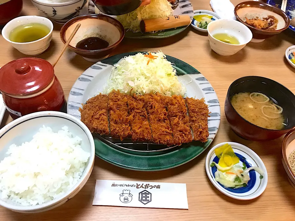 Snapdishの料理写真:特選ひれかつ定食|Chicacoさん