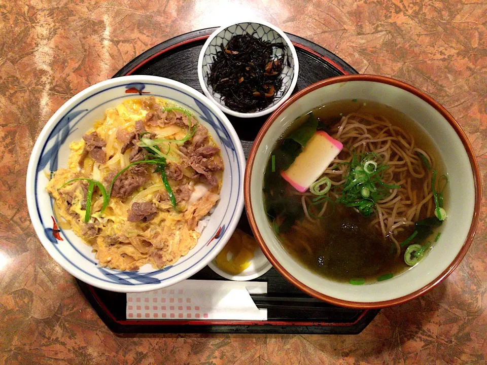 おすすめ定食(他人丼とあたたかいお蕎麦)|ばーさんさん