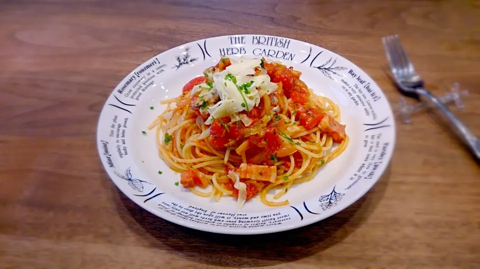 白菜とベーコンのトマトソーススパゲティ|古尾谷りかこさん