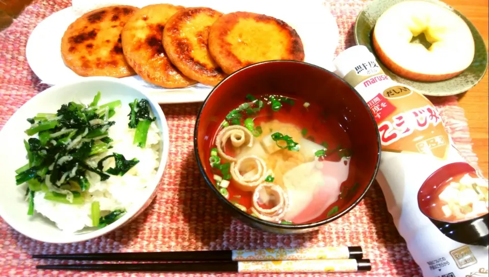 朝ご飯🍚 味噌の香り漂う食卓。|pigmegさん