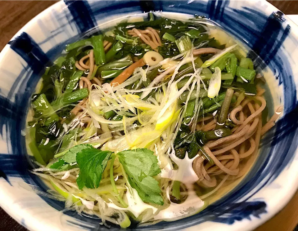 今日も仕事先の関係で、低糖質出来ないので…葉わさび蕎麦でカロリー制限🍜|にゃあ（芸名）さん