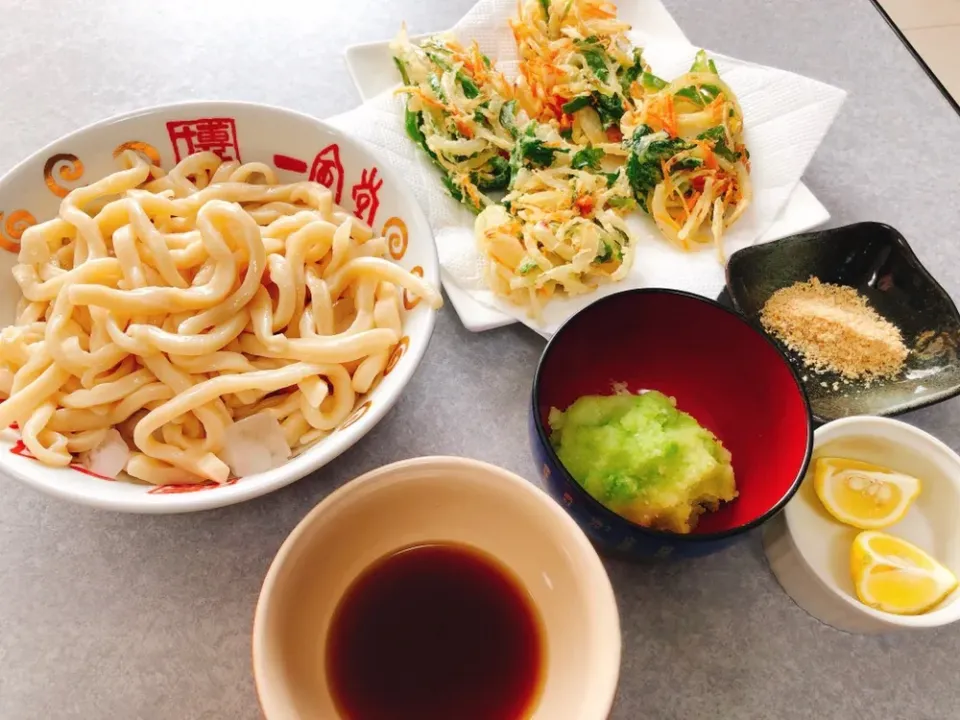 手打ちうどん 春菊のかき揚げ  #昼ごはん|haacomさん