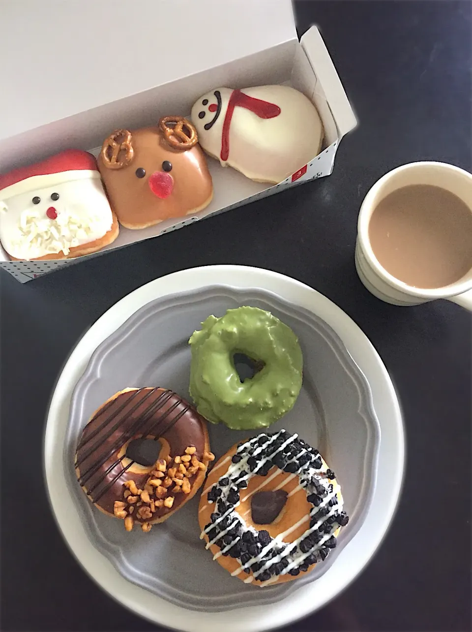 Christmas donuts 🍩💕🎅🏻🦌⛄️

 #krispykremedoughnuts|K.Sさん