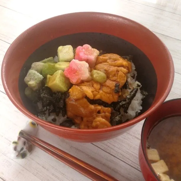 Snapdishの料理写真:うにアボカド丼|はるさん