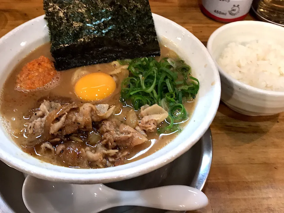 豚そば・無料の半ライス🍚|まさとさん