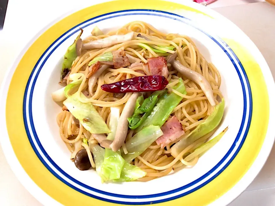 レタスとキノコのペペロンチーノ🍝😋|アライさんさん