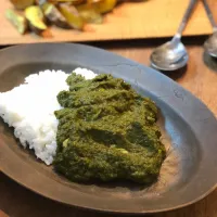 Snapdishの料理写真:インドのほうれん草カレー：サグパニール by プラバール|廉太郎さん