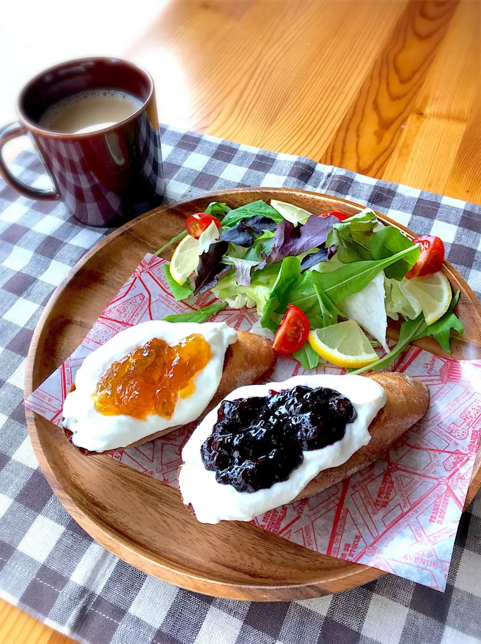 リコッタトースト、サラダ、カフェオレ (窯焼きパスコ 国産小麦のバゲット)      オレンジマーマレード・ブルーベリー|sayaさん