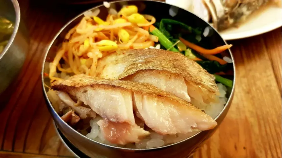 lunch at Insadong - grilled covina with side dishes on rice|steven z.y.さん