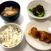 胸肉の味噌汁
ブロッコリーの梅和え
大葉と鰹節のごはん
玉ねぎと豚肉の串揚げ|内村綸笑さん