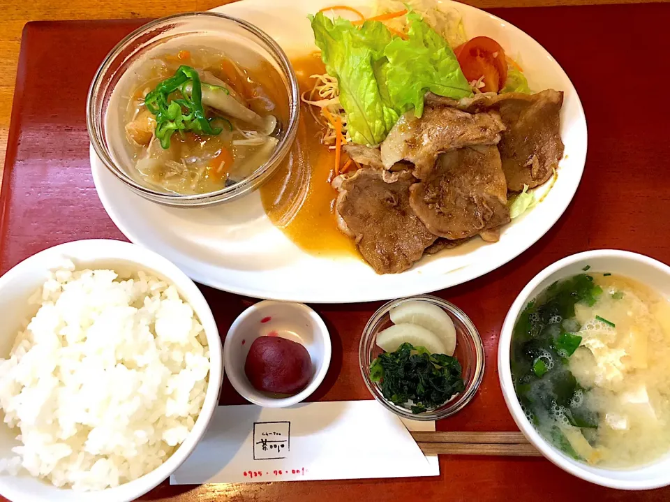 茶0010ランチ豚肉の生姜焼きと白身魚の唐揚げあんかけ|真一郎さん