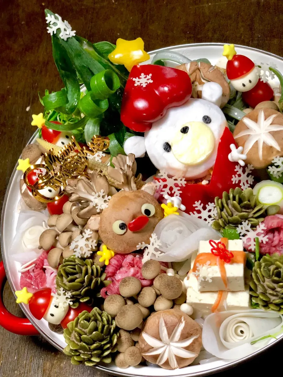 Snapdishの料理写真:クリスマス牛鍋🎄|富士子🍒🐰🍓さん