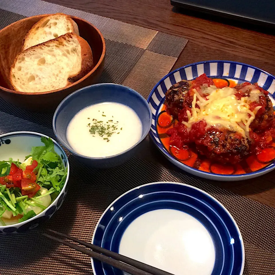 煮込みチーズハンバーグ
かぶらのポタージュ
パクチー豆腐|モスグリーンさん