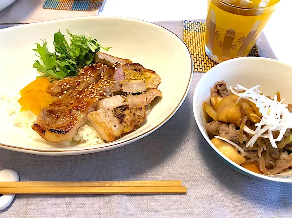 お肉いっぱいlunch
＊豚ステーキ丼
   生唐辛子
   胡麻味噌
＊牛すき焼き風煮|さっちんさん