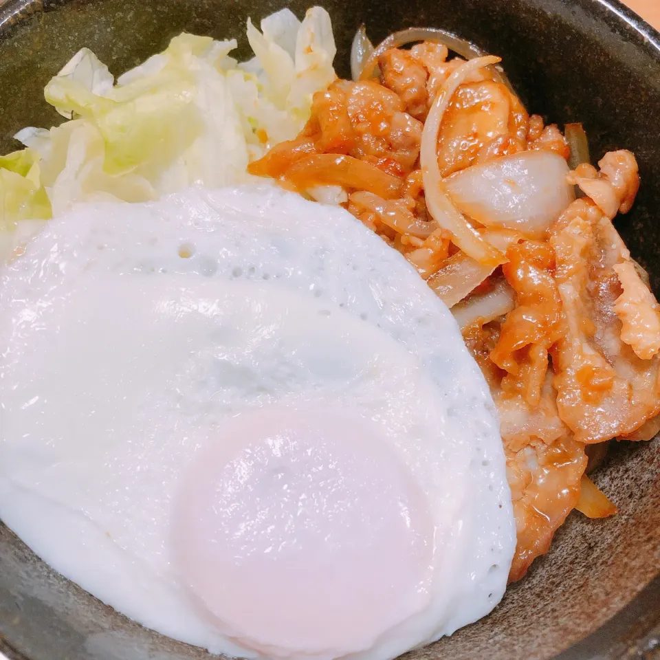 豚ロース肉の照り玉丼|みかりんさん