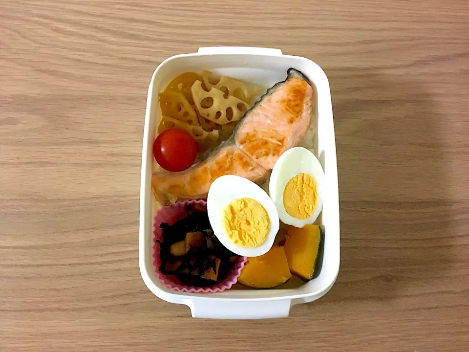 Snapdishの料理写真:焼き鮭
 #お弁当|ひーさん