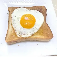 Snapdishの料理写真:ハートのオープンサンド🥪|もね︎☺︎さん