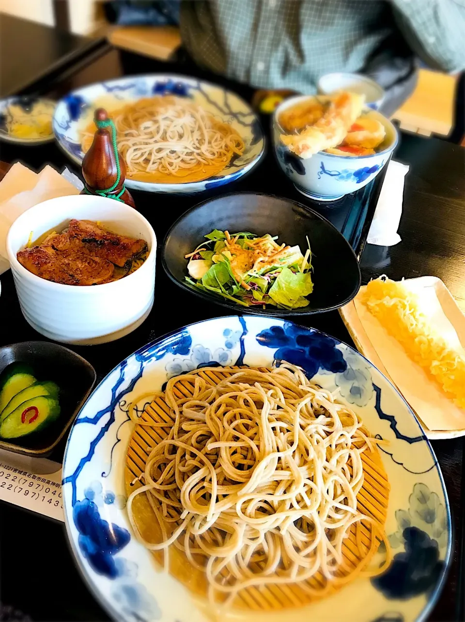 名取 慶で新そばを頂きました。
鰻小丼付き。|ちはるさん