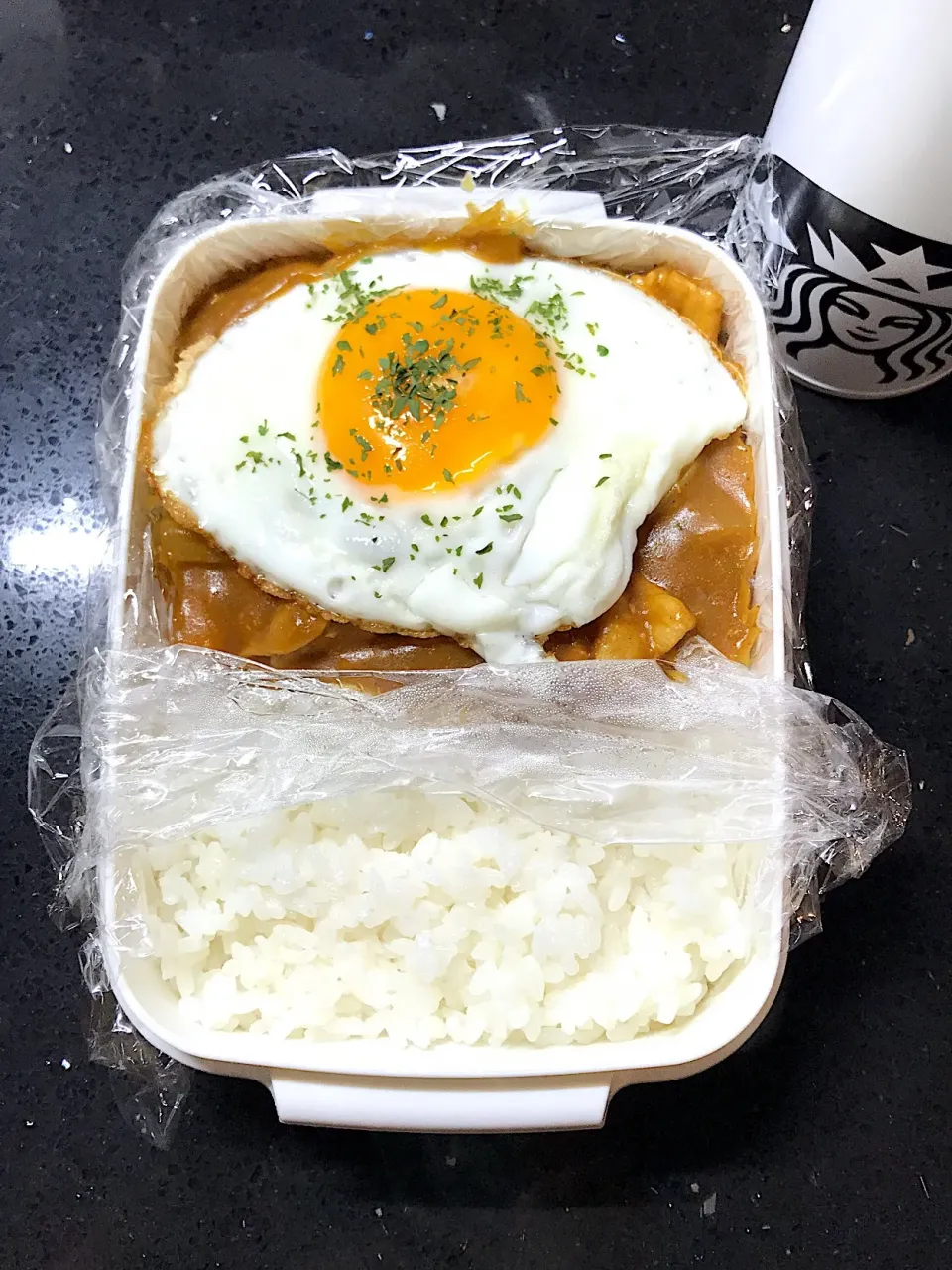 #カレーライス弁当 #目玉焼きのせ|mi♪さん