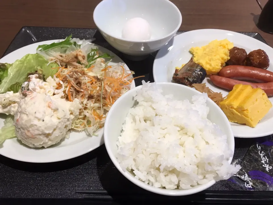 #今日の朝食 
#ビジネスホテルでの朝食|畑田 成治さん