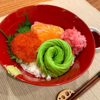 Snapdishの料理写真:【丼物】アボカドローズ海鮮丼|ＹＯＫＯさん