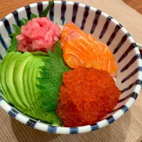 Snapdishの料理写真:【丼物】いくらサーモンなかおち海鮮丼|ＹＯＫＯさん