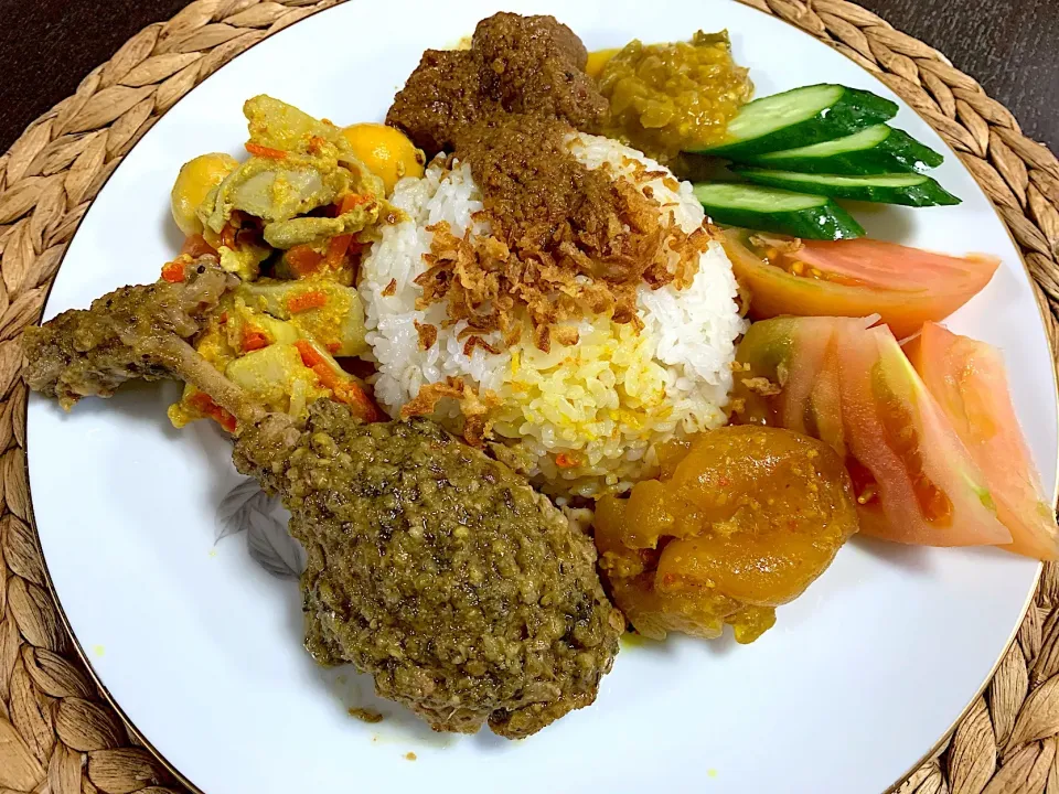 Nasi Padang|yeni kartikasariさん