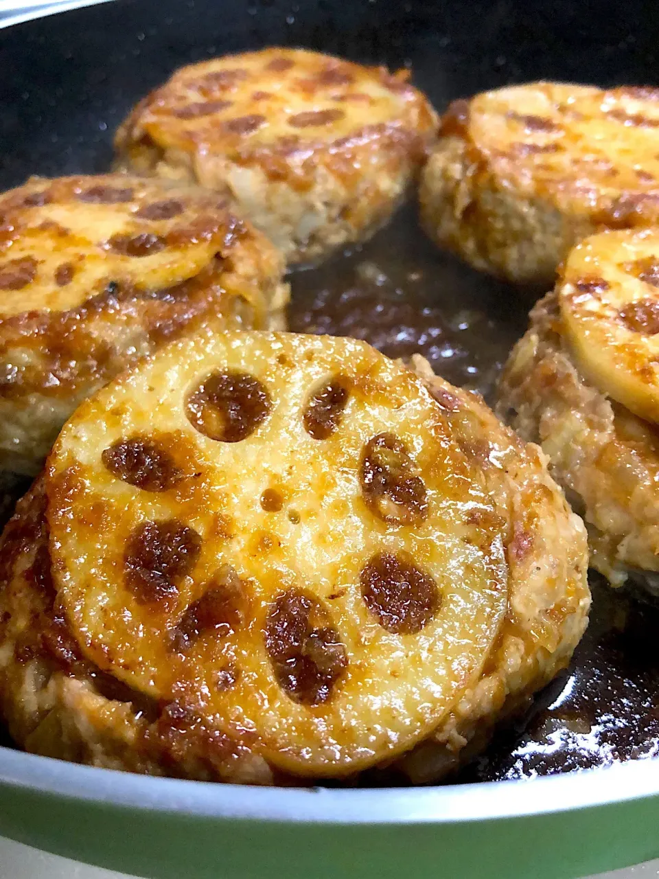 レンコン食べたい🙂ひき肉あった😆で、蓮根ハンバーグ😋|harumakiさん