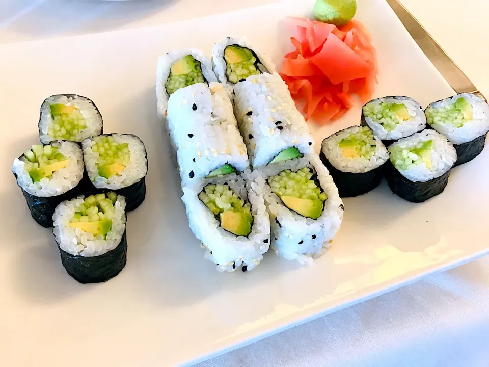 Vegetarian Californian Rolls and Vegetarian Maki|Sergio Lacuevaさん