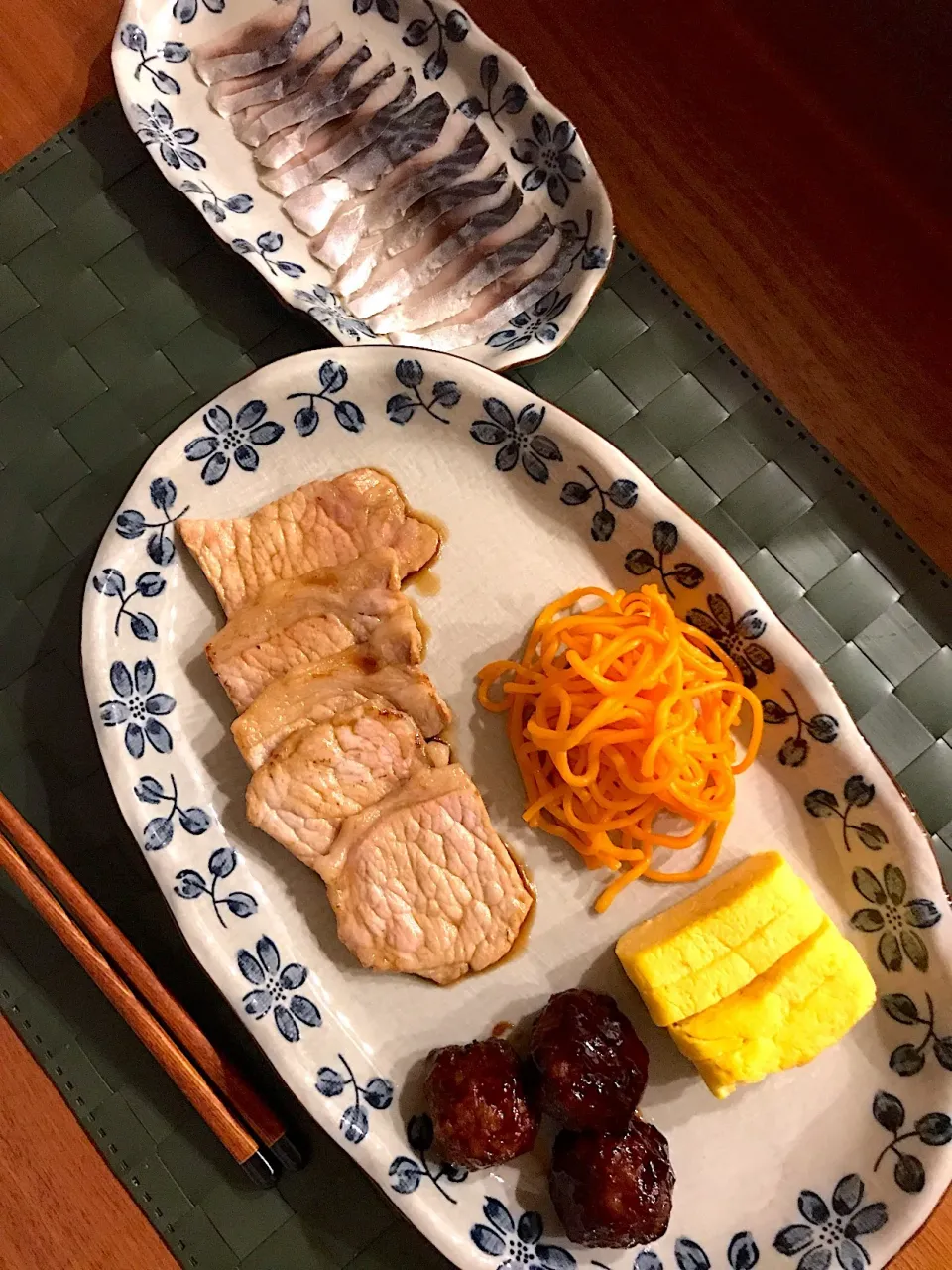 Snapdishの料理写真:2018,12,12 相方さんのお夜食
#肉団子
#出し巻き
#スパゲティ
#豚の生姜焼き
#しめ鯖|ATSUMIさん