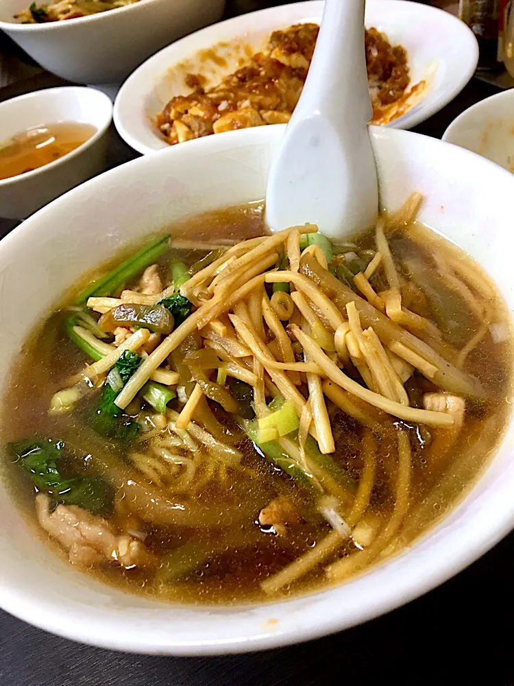 Snapdishの料理写真:ザーサイと細切り肉のラーメン|もにもにかさん