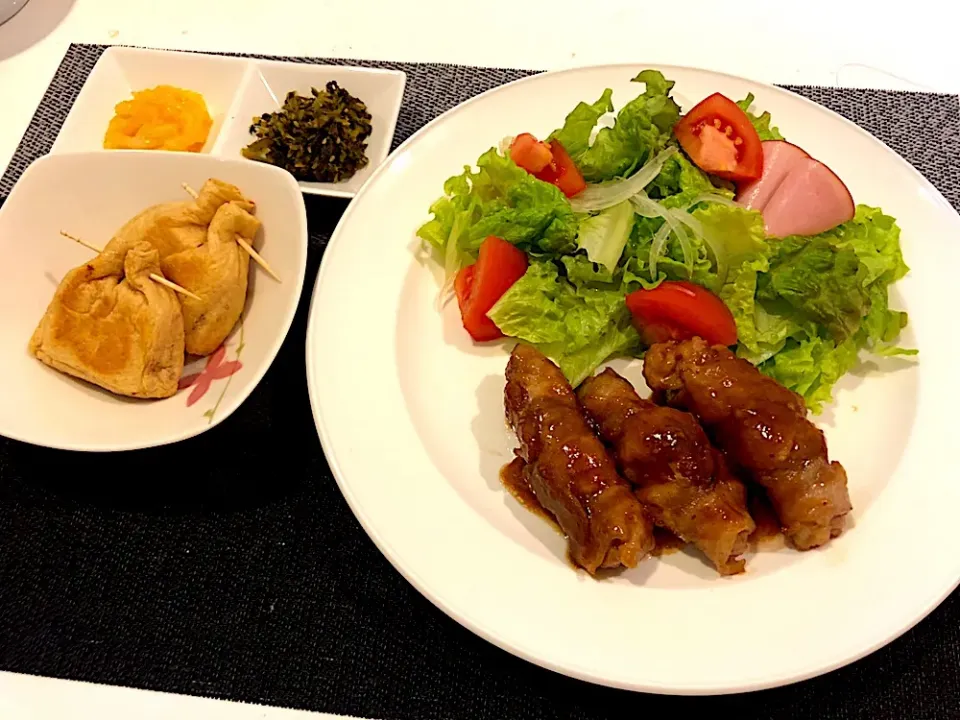 Snapdishの料理写真:#豚のしそ巻き
 #サラダ 
 #納豆の油揚げ包み焼き 
 #黄金イカ  #高菜|ゆぺこさん