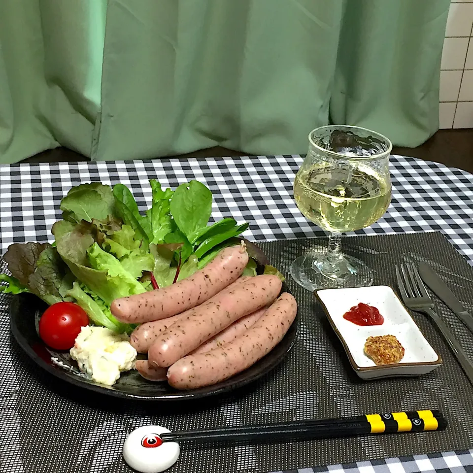 Snapdishの料理写真:ボイルソーセージ!  (^-^)|Kei Satoさん