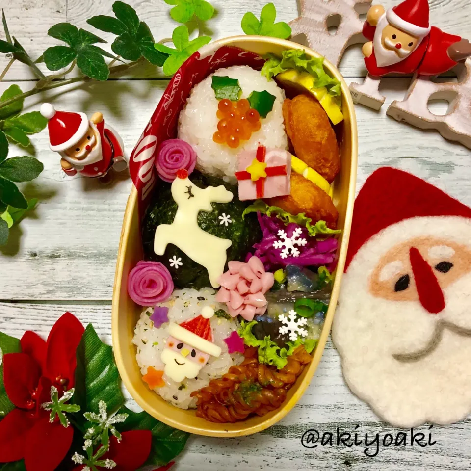 クリスマスおにぎり弁当|Akiyoෆ¨̮⑅さん