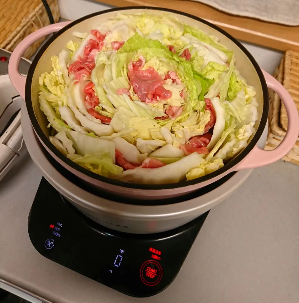 Snapdishの料理写真:『白菜と豚肉のミルフィーユ鍋』|seri-chanさん