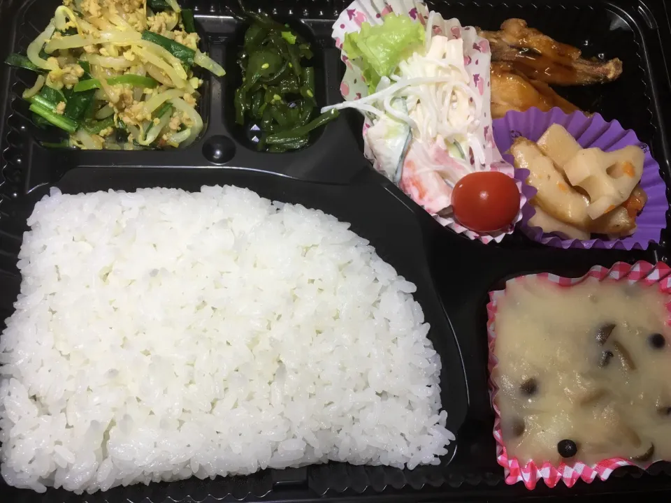 鶏肉ときのこのクリームシチュー 日替わり宅配弁当 豊川市配達|Naokazu Kuritaさん