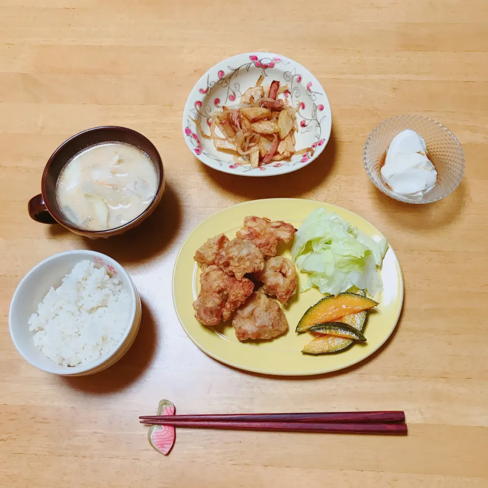 Snapdishの料理写真:からあげ柚子胡椒                                               ジャーマンポテト🥔                                                    鮭の粕汁|ちゃみこさん