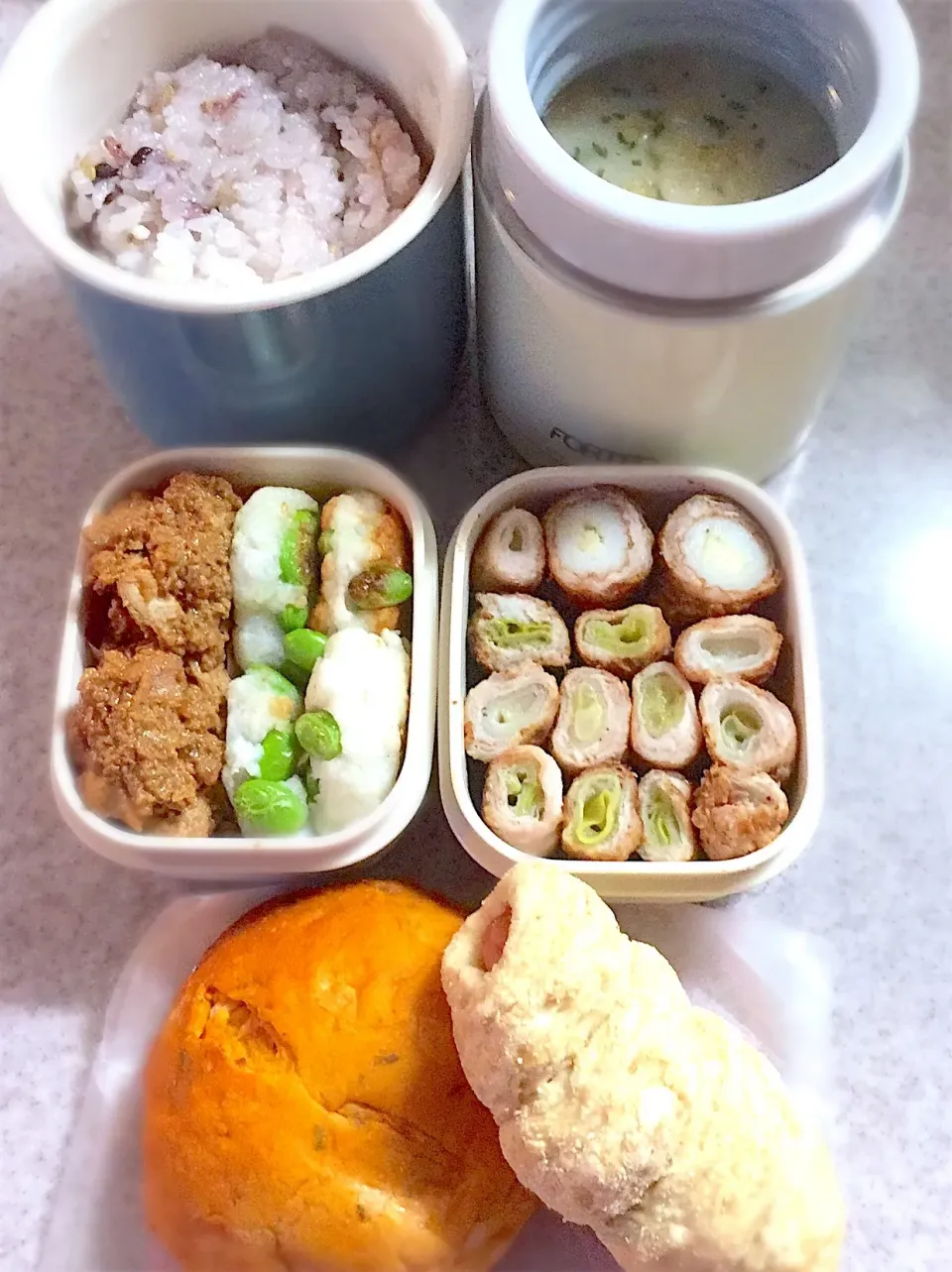 12/14の息子くん弁当🍱
車内用朝ごぱん🥯
 #保温弁当  #あさごぱん #玄米甘酒|ままみさん