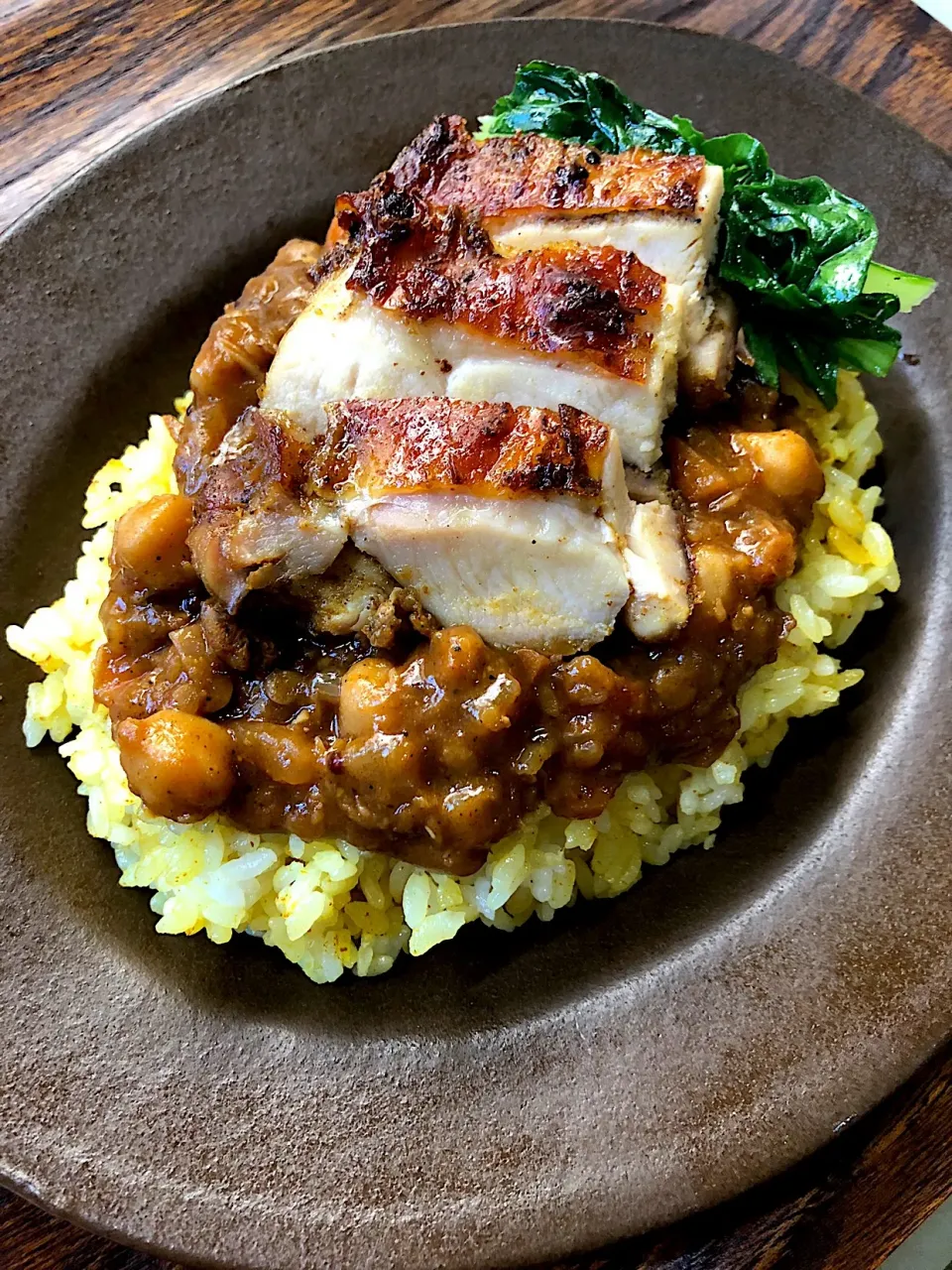 ひよこ豆とレンズ豆のカレー タンドリー風チキン乗せ♪ ターメリックライスで|ちーちさん