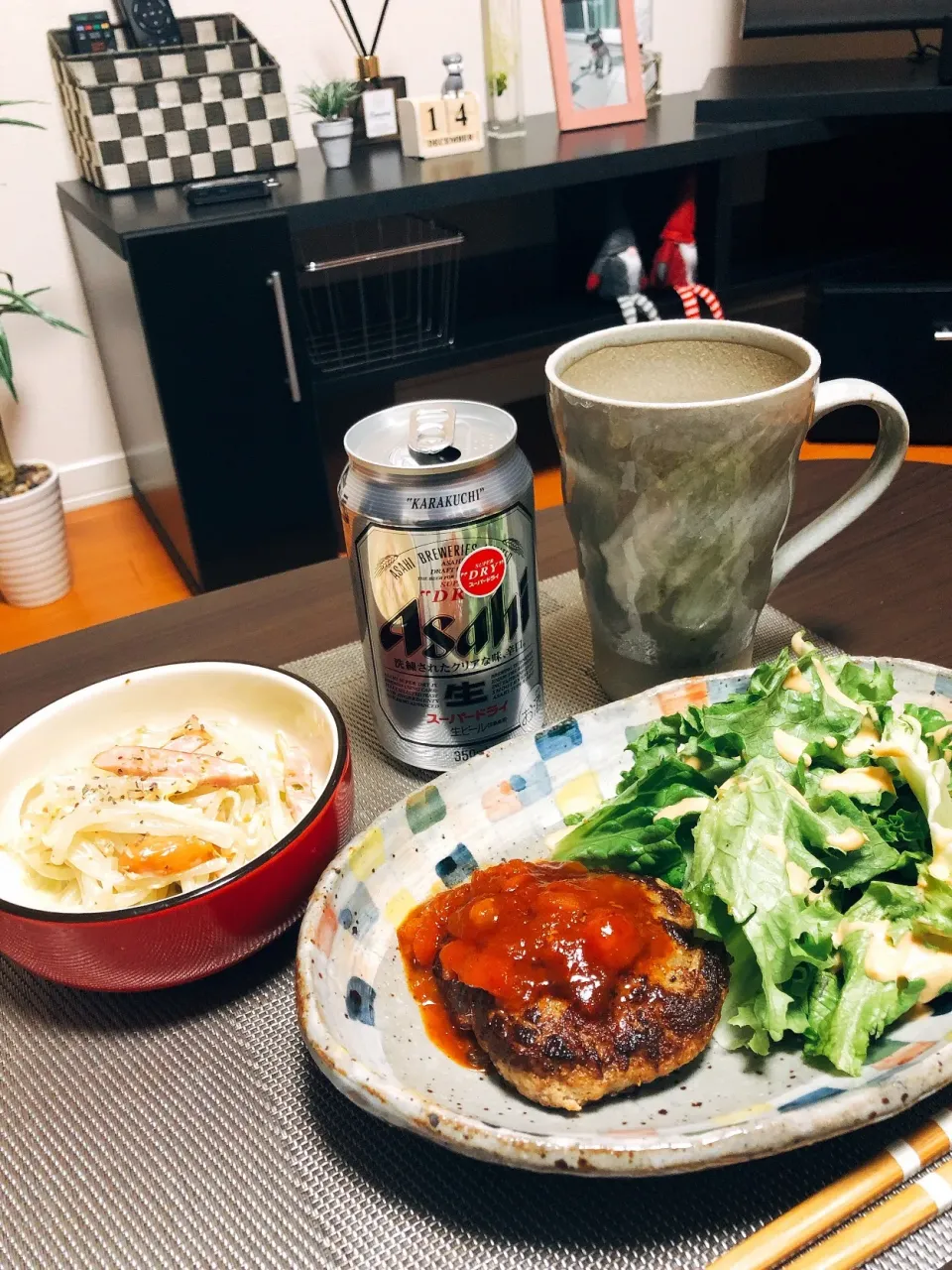 トマトハンバーグ🍅🐷
もやしとウィンナーのバジルマヨサラダ🥗|anzさん