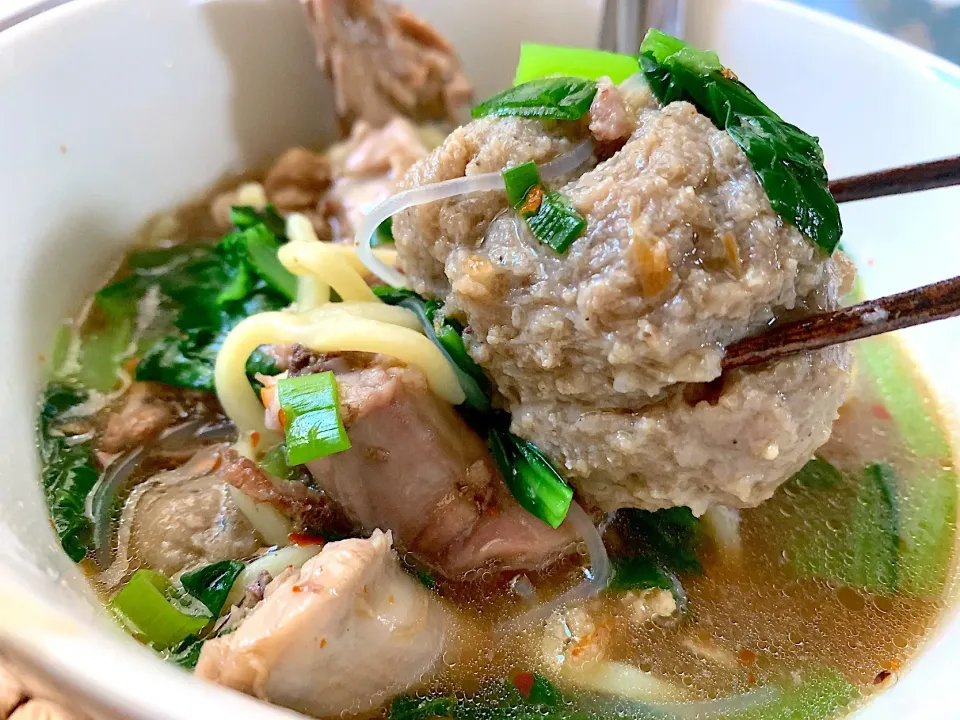 Snapdishの料理写真:Bakso tulang|yeni kartikasariさん