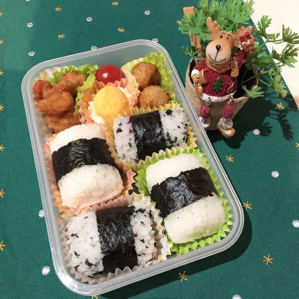 12/15❤︎旦那さんのお弁当❤︎
主人が休日出勤のためお弁当です🍱
#今日のお弁当 #弁当 #お昼ごはん #旦那さん弁当 #ランチ|Makinsさん