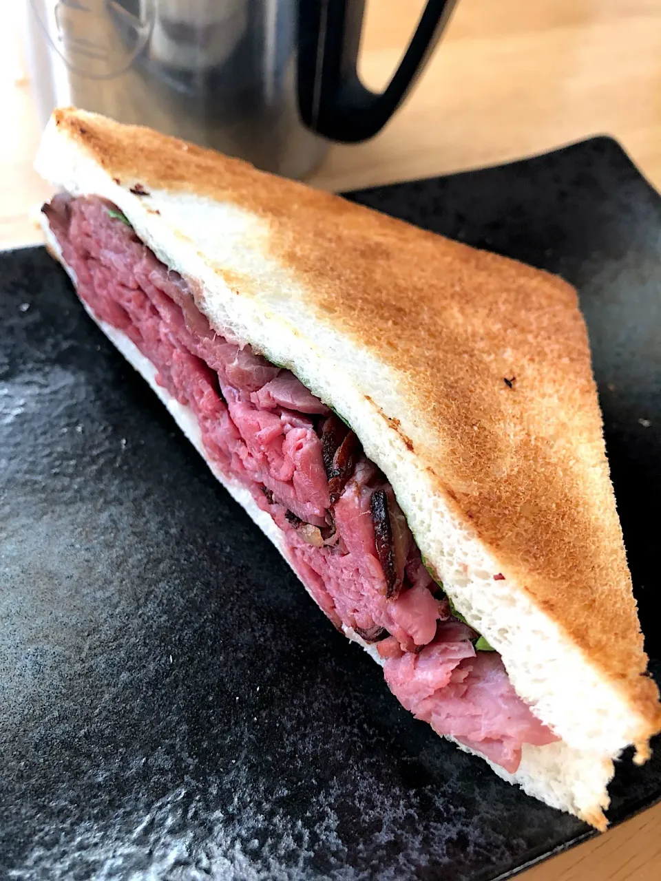 セブンイレブン ローストビーフサンドのトースト🥪|ラックさん