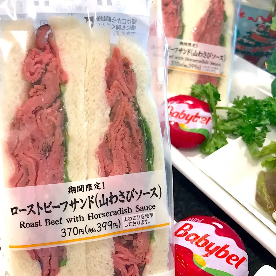 ラックさんの料理 セブンイレブン  ローストビーフサンド🥪|シュトママさん