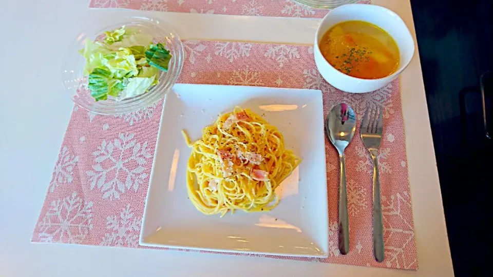 今日の昼食 SDモニター☆甘酒使用のカルボナーラ、卵白と人参のコンソメスープ|pinknari🐰🌈さん