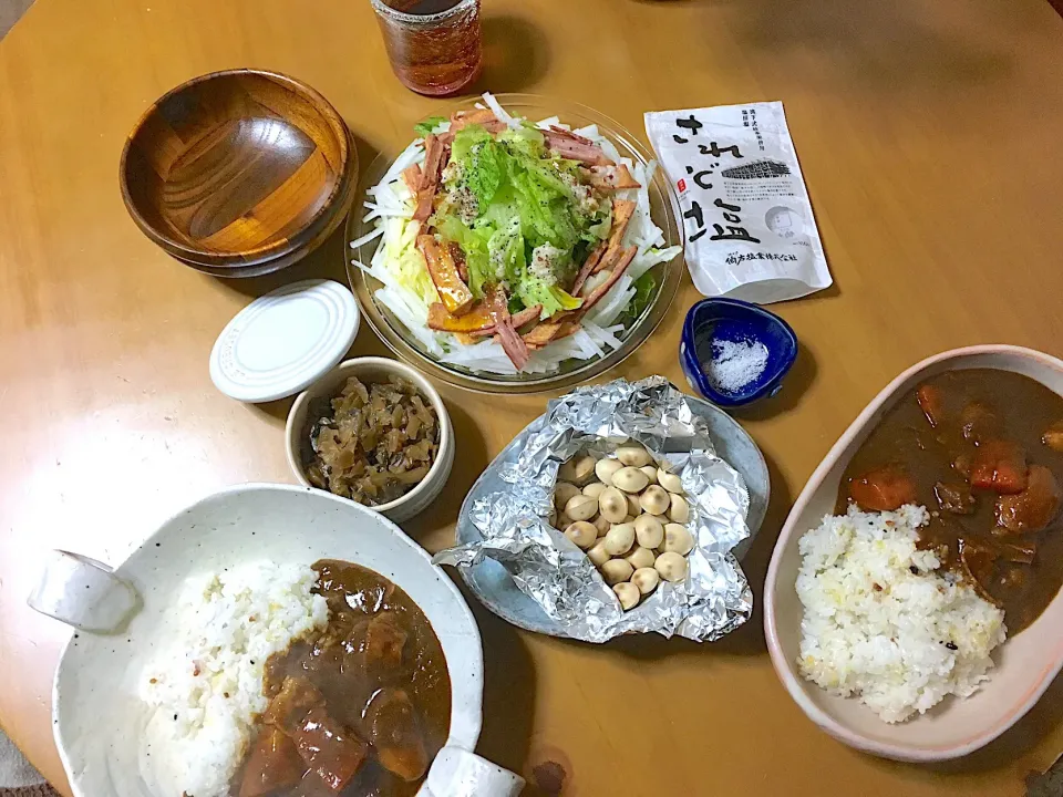 カレーライス🍛
山盛りサラダ
銀杏( ´͈ ᗨ `͈ )◞♡⃛|さくたえさん