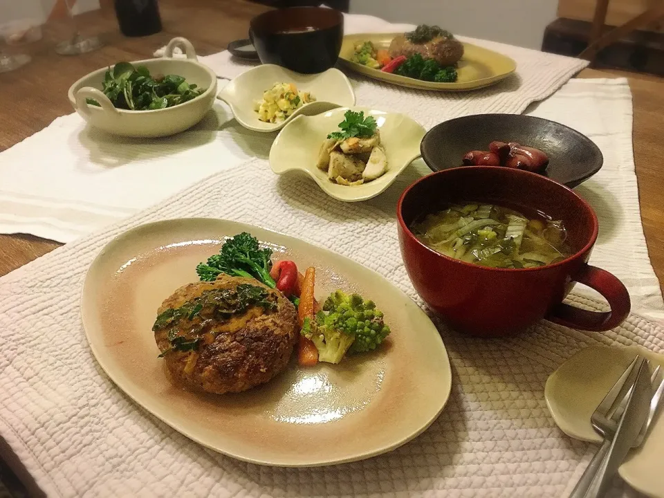 Snapdishの料理写真:金曜日の晩ごはん#ハンバーグ|ちびワビさん