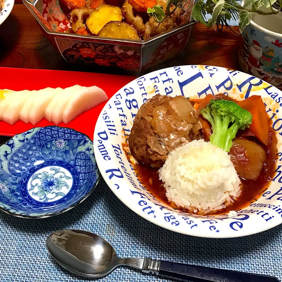 煮込みハンバーグで夜ご飯|シュトママさん